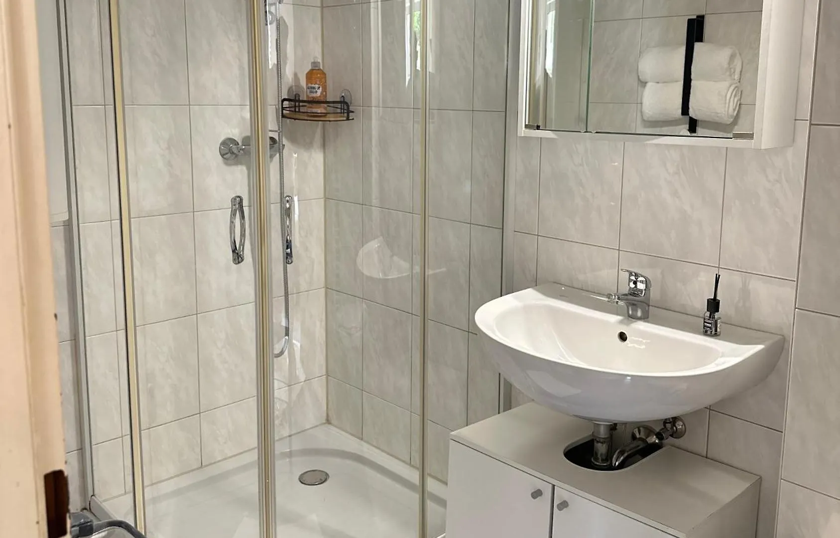 Cozy Stay For 2 - 5 Min To Main Station Salzburg Homestay